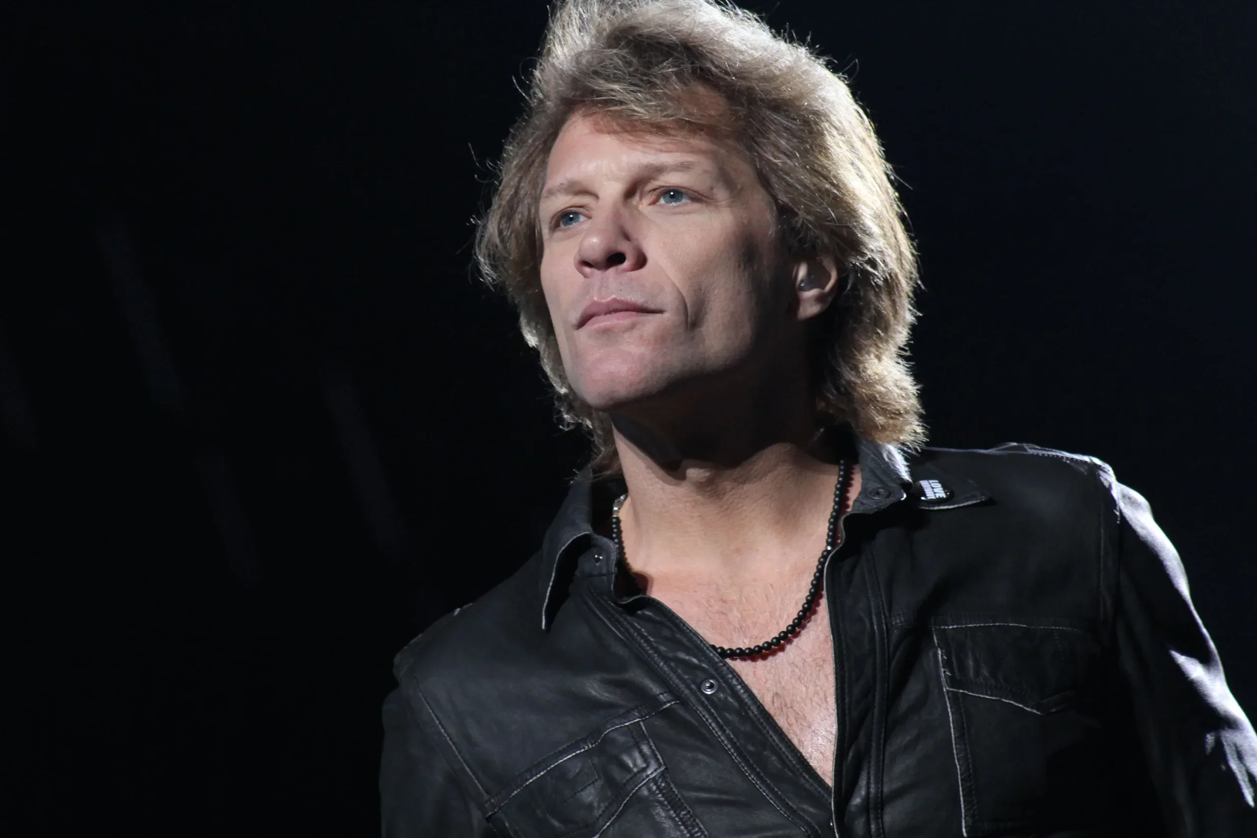 Por que Bon Jovi participou de Malhação ao lado de Luana Piovani