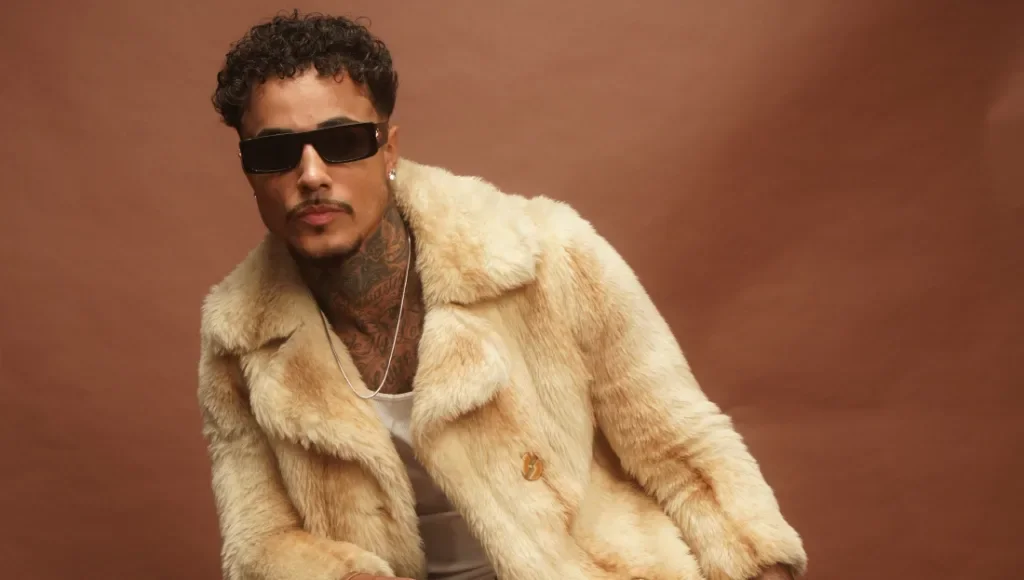 Flerte com o esporte, luta com Dynho Alves e EP de pagode: o novo MC Livinho 1 mc livinho