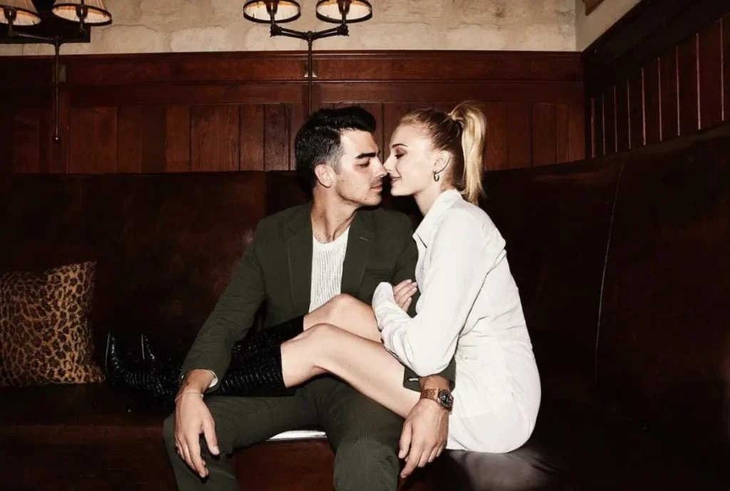 Em meio à briga na Justiça, filhas de Joe Jonas ficarão com a mãe no Natal e Ano Novo 1 Joe Jonas e Sophie Turner