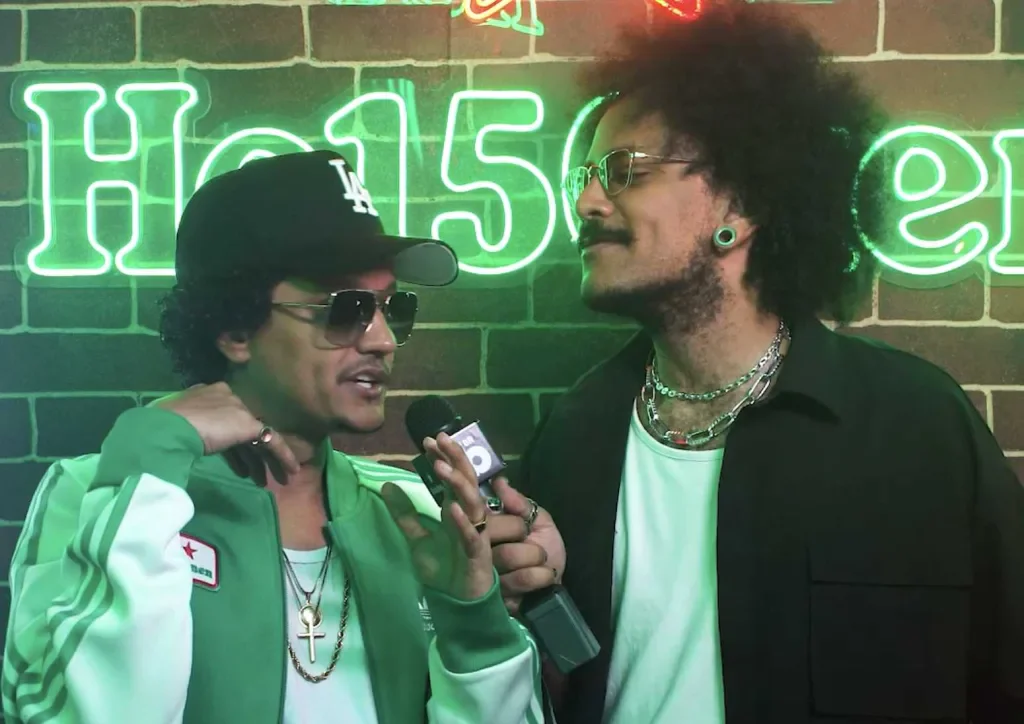 Bruno Mars cover dá entrevista para João