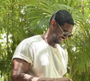 Usher estará no Super Bowl (Reprodução/Instagram)