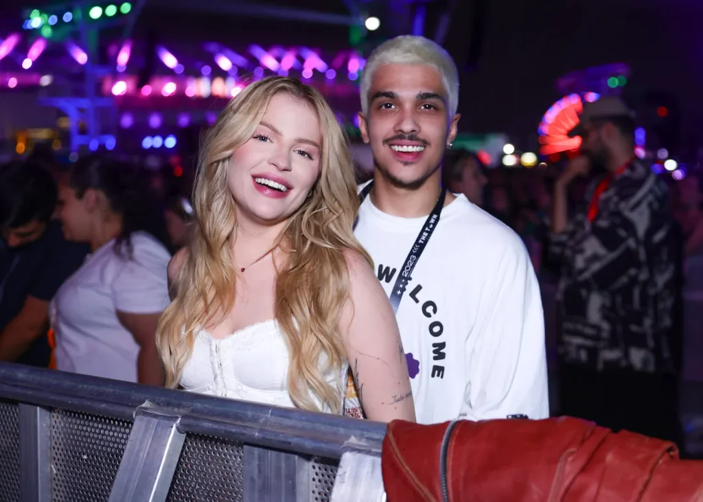 'Chico': Declaração de amor de Luísa Sonza para namorado ganha clipe 1 Luísa Sonza e Chico Moedas assumiram namoro em julho