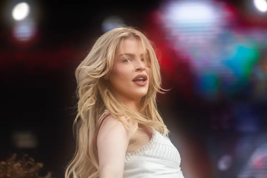 The Town: Luísa Sonza botou 100 mil pessoas para cantar seu amor por Chico Moeda 1 Luísa Sonza