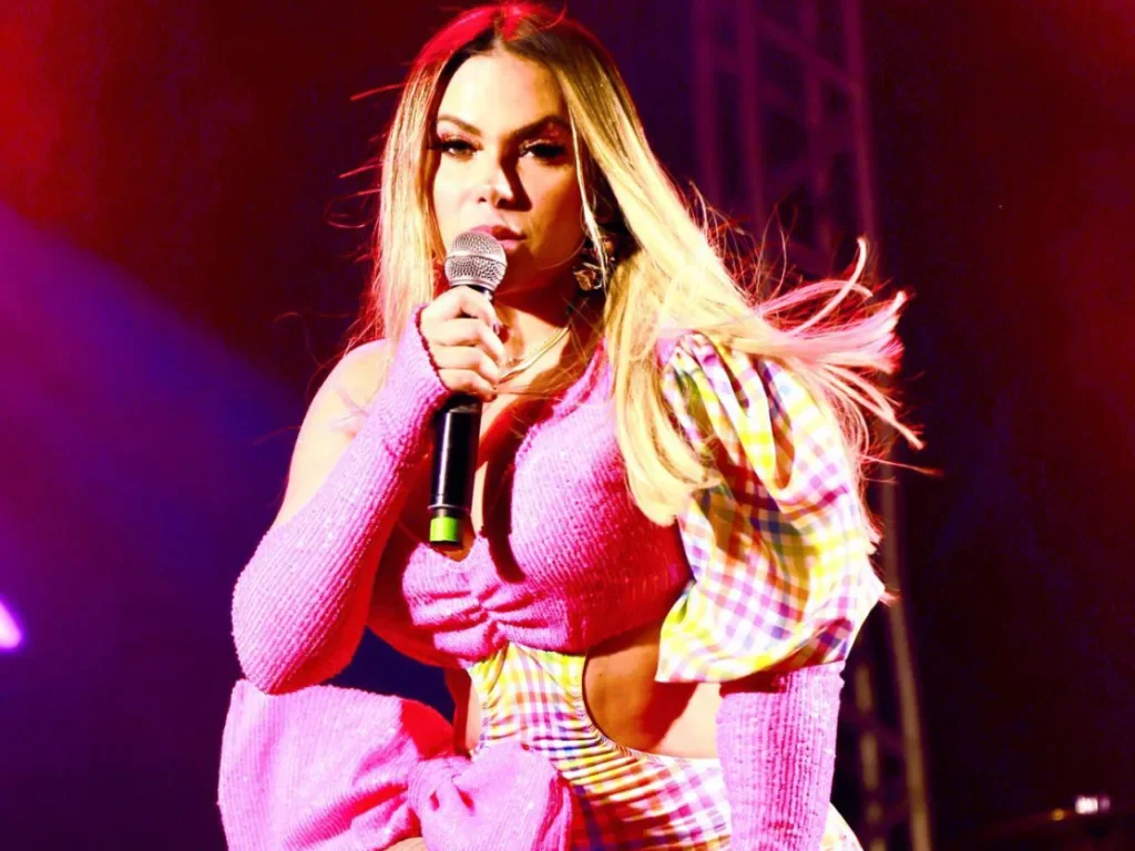 Destaque do forró e apresentadora: quem é Kally Fonseca, anunciada na 'Fazenda' 1 Kally Fonseca