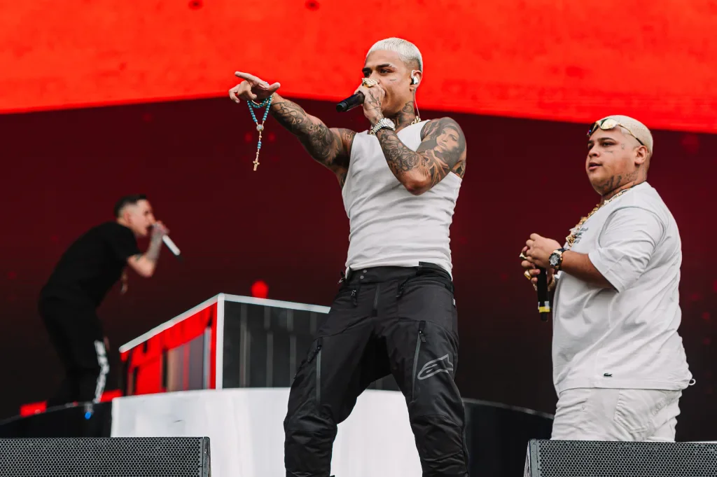 The Town: Hariel, Ryan SP e Cabelinho fazem show com muito entrosamento e auto-tune 1 MC Cabelinho e MC Ryan SP