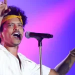 Com anúncio de shows no Brasil, Bruno Mars retorna ao Hot 100