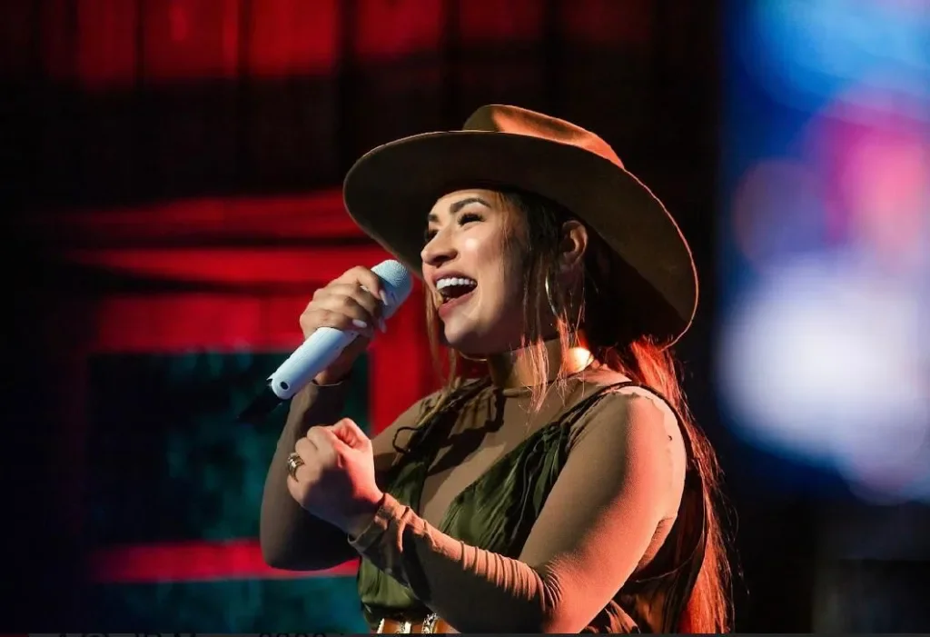 No 'Altas Horas', Simone Mendes fala sobre o fim da parceria com Simaria 1 Simone Mendes