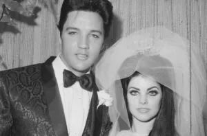 Elvis e Priscilla Presley em casamento em 1967