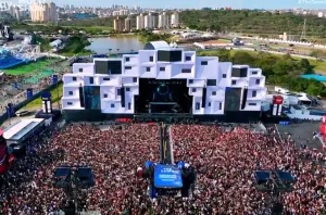 Matuê se apresenta no The Town