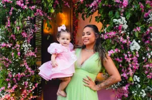 MC Loma celebra aniversário da filha