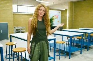 Shakira em nova escola