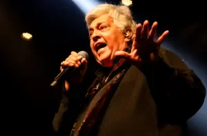 Sidney Magal volta aos palcos após sofrer AVC