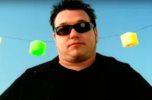 Steve Harwell, do Smash Mouth