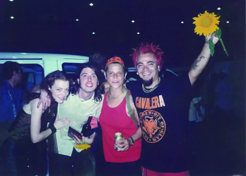 O dia em que Dave Grohl, do Foo Fighters, tietou Cássia Eller 1 21 01 creditos foto Gisella Chinelli Cassia Eller Dave Grohl RIR2001