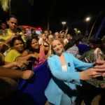 Solange Almeida entrega hits e mais hits em show gratuito no Recife