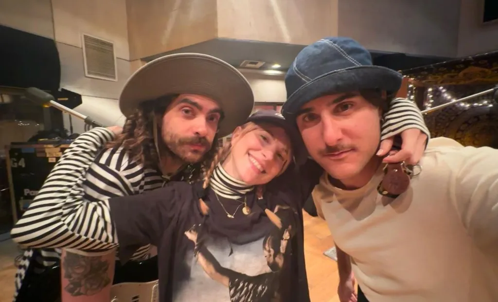 Paramore descobriu que ganhou o Grammy de forma inusitada 1 paramore 1