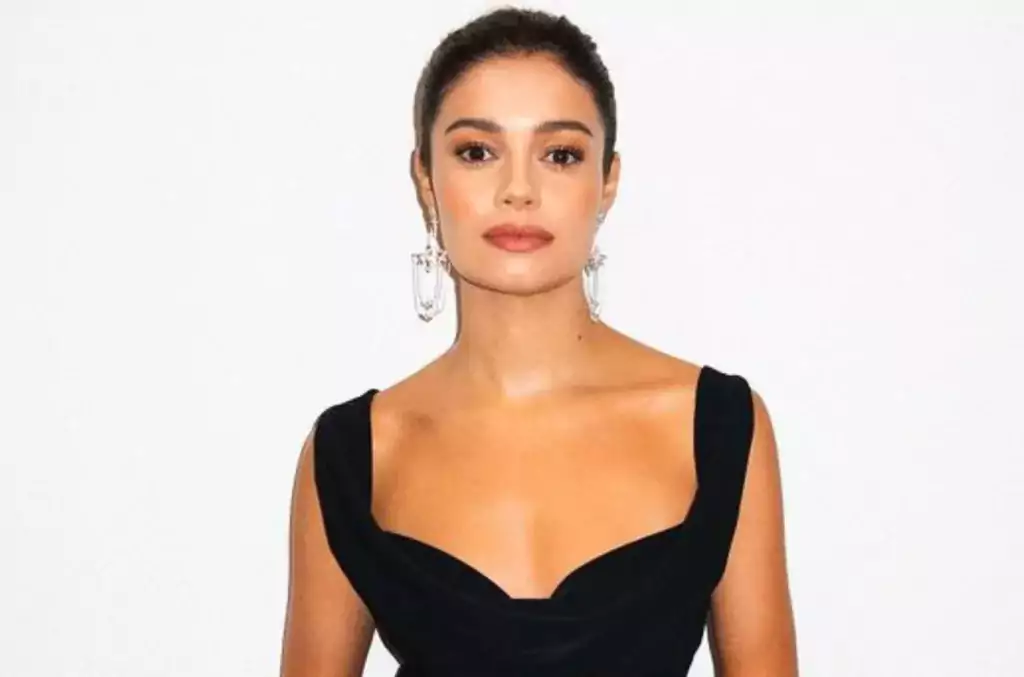 Sophie Charlotte arranca elogios ao cantar música de Gal Costa no 'Altas Horas' 1 Sophie Charlotte