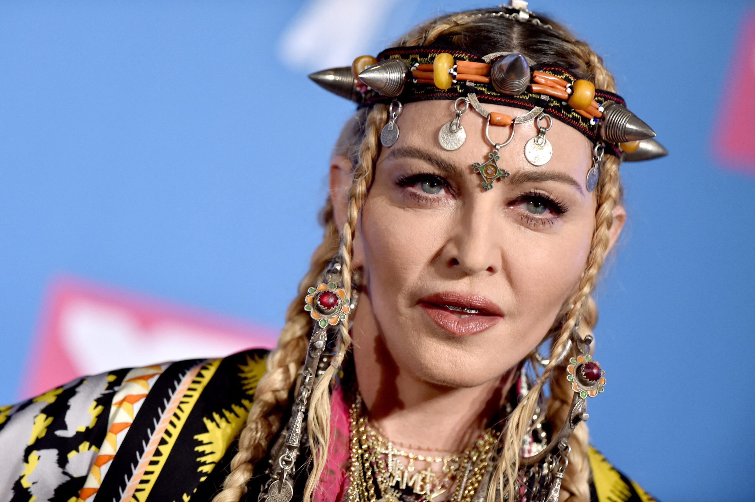 Após atrasar shows, Madonna é processada por fãs que ‘precisavam acordar cedo’