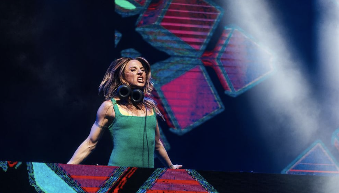 Ex-Spice Girls é destaque como DJ em festival no Recife
