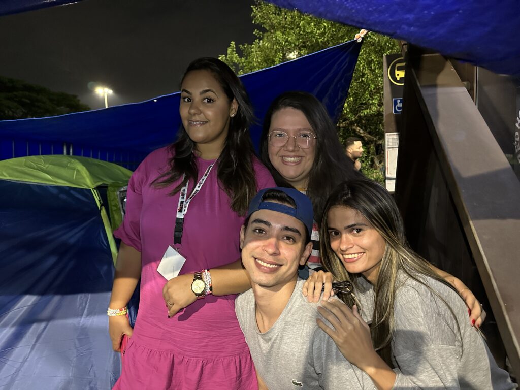 Pura rebeldia: fãs de RBD estão acampados há 3 meses para ver o grupo em SP 1 IMG 1704