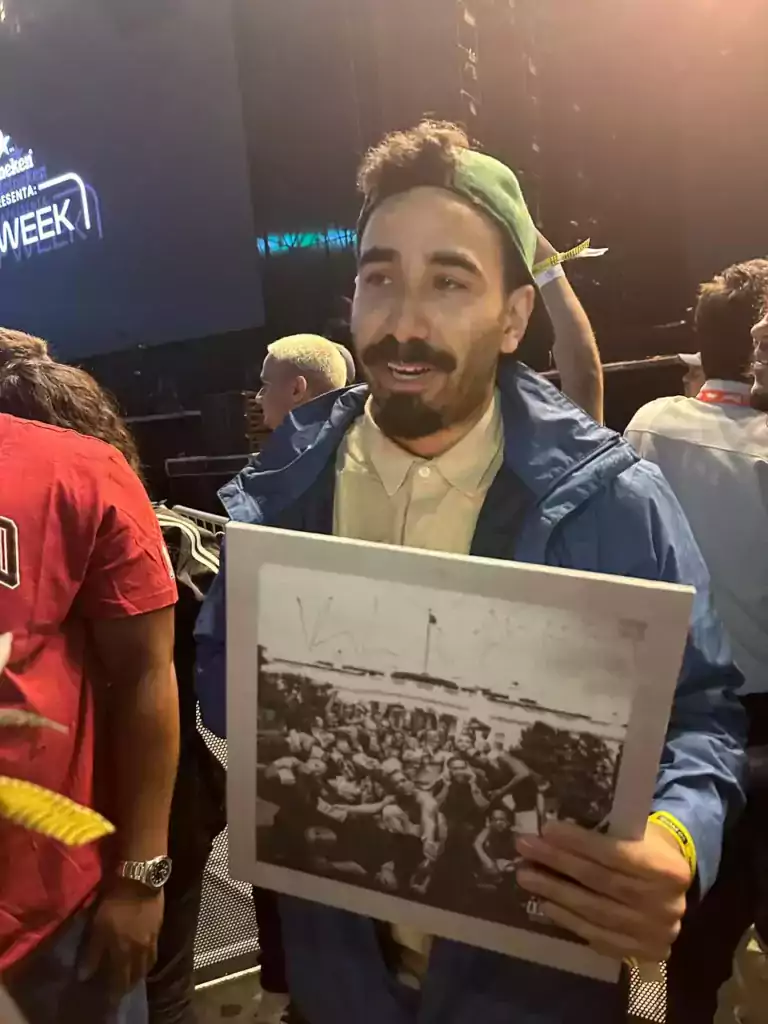 Quem é o ‘sortudo’ que teve vinil autografado pelo Kendrick Lamar no GP Week? 1 WhatsApp Image 2023 11 06 at 00.24.11