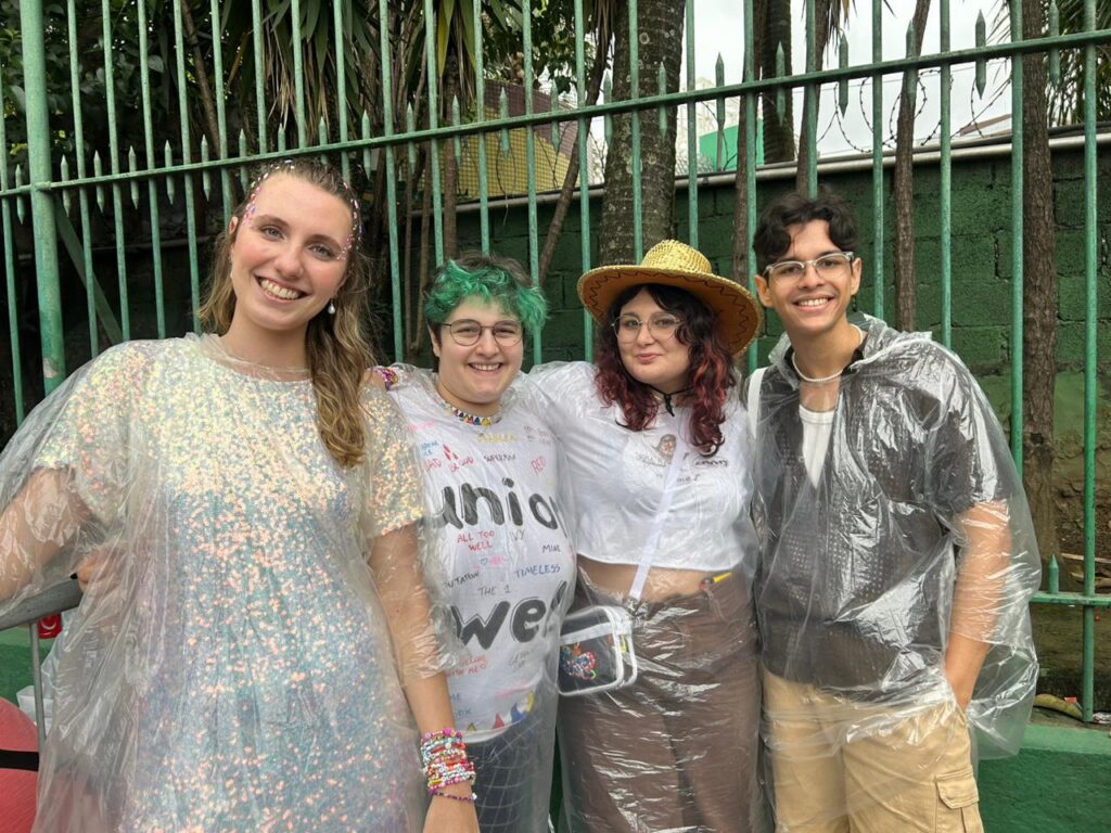 Da esquerda pra direita: Fabiana, Luísa, Gabriele e Thales (Bruna Calazans/Billboard Brasil)