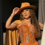 Grammy Latino: Lauana Prado usa look feito à mão de mais de R$ 20 mil