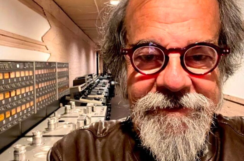 'Deus te deixa sozinho', diz vice-presidente da Grammy Latino sobre criação de hits 1 Moogie Canazio