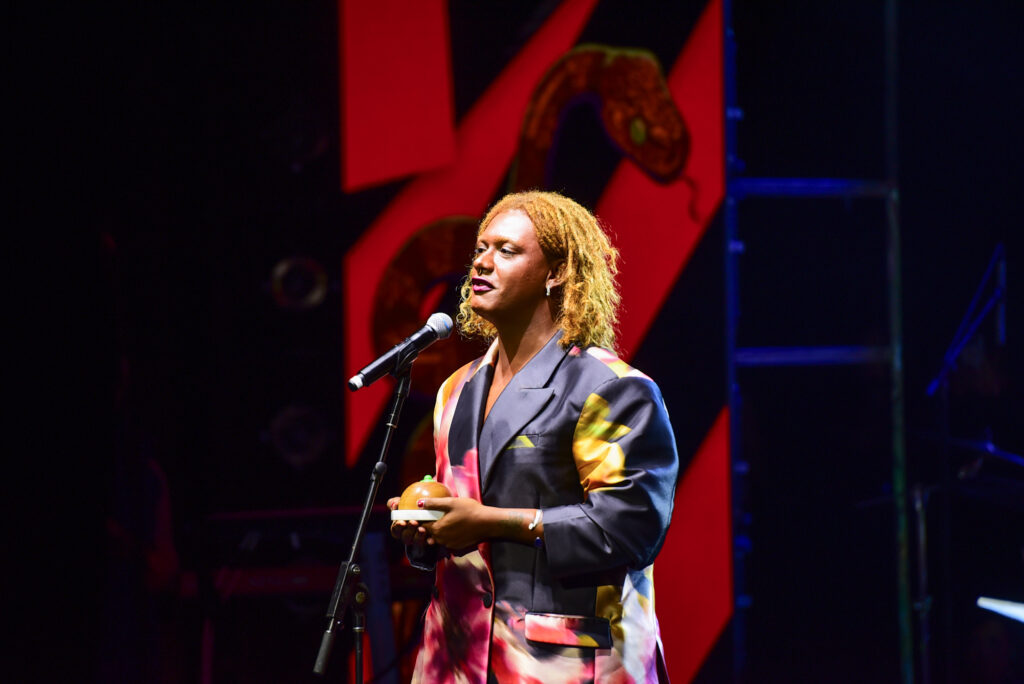 WME: Liniker vence principal prêmio da noite e é aplaudida de pé 1 Liniker foi eleita a melhor cantora do ano (Brazil News)