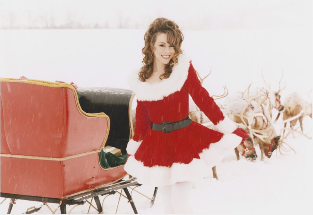Mariah Carey quebra o próprio recorde com "All I Want For Christmas Is You" 1 Carey Mariah Merry Christmas .CK64222.004.Ph . Daniela Federici scaled 1