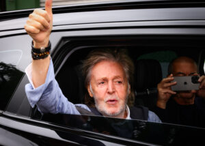 Paul McCartney fica no Brasil até a próxima semana