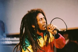 Pai de diversos filhos, Bob Marley brilhou nos palcos