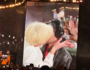 0317A4D5 6479 4250 AA86 AEBB5E608313