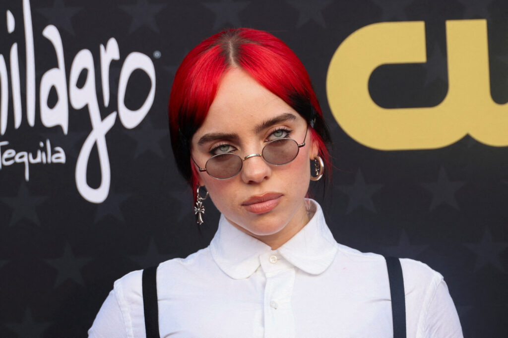 Billie Eilish lança prévia de nova música e fãs comparam com funk brasileiro 1 2024 01 14T224239Z 1499806710 RC2QH5AYJOYE RTRMADP 3 AWARDS CRITICS CHOICE