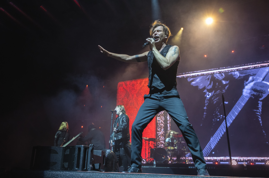 Banda de rock é detida na Tailândia após discurso contra guerra na Ucrânia 1 Bi 2