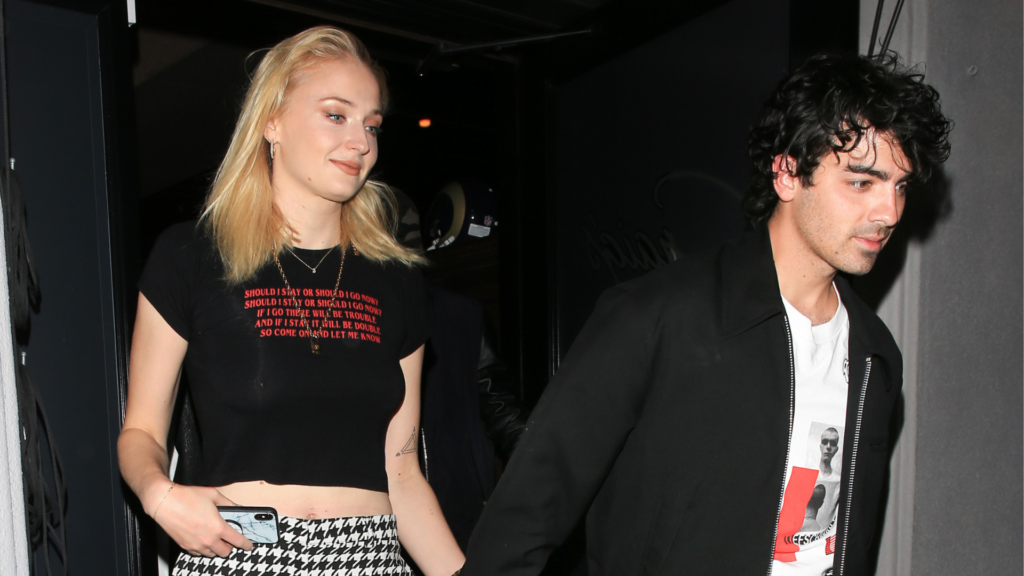 Sophie Turner retira processo contra Joe Jonas pela guarda das filhas 1 CAPAS Billboard 39