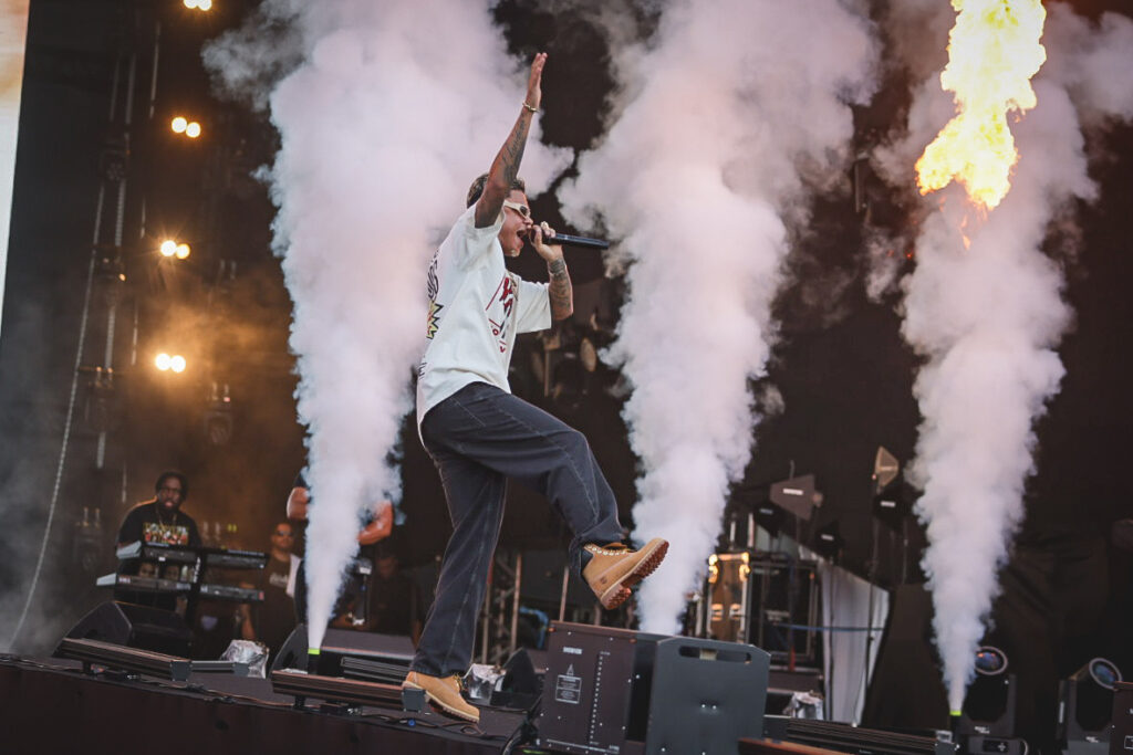 MC Cabelinho responde Rodriguinho em show: ‘não vem falar merda’ 1 Cabelinho em show no Festival de Verão (Divulgação)