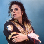 Cinebiografia de Michael Jackson ganha data de estreia