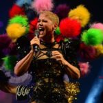 Xuxa faz 12 mil ‘grandinhos’ pularem em show: ‘sei que não me acham cantora’