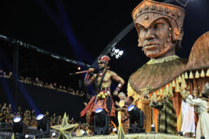Desfile da Dragões da Real no Carnaval 2024 de São Paulo