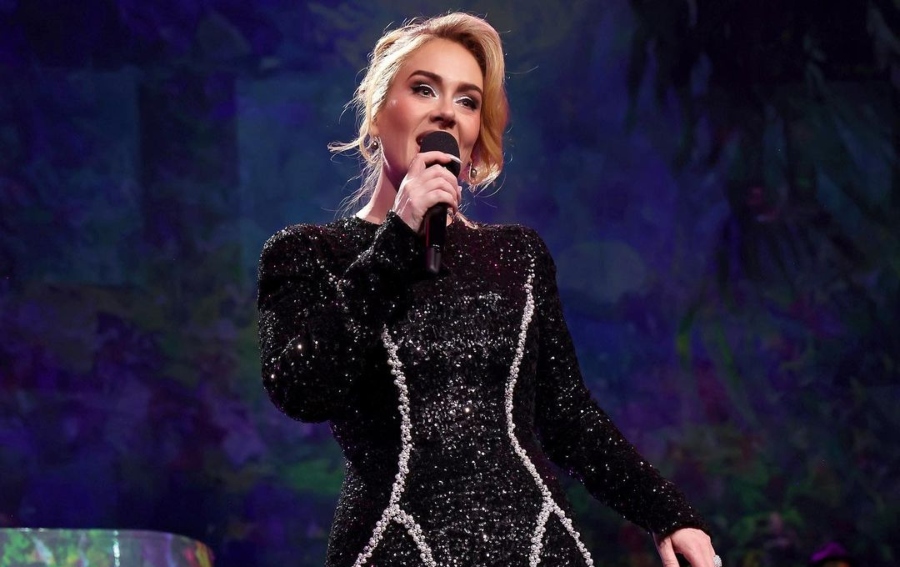 Adele adia shows em Las Vegas após problemas com a voz: ‘Estou doente de novo’
