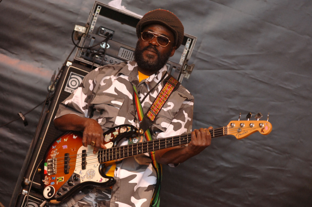 Aston Barrett, baixista e pilar do Bob Marley and the Wailers, morre aos 77 anos 1 aston
