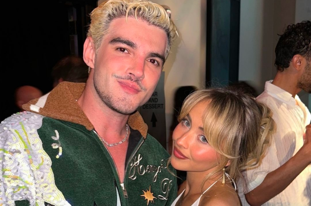 Em Los Angeles, Jão e Sabrina Carpenter posam juntinhos para foto 1 jao sabrina