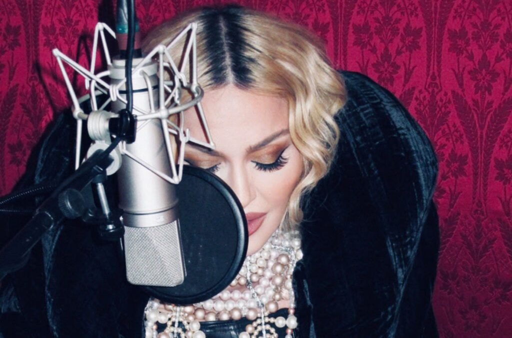 Após 34 anos, Madonna libera uso de 'Vogue' em filme publicitário de marca brasileira 1 madonna5