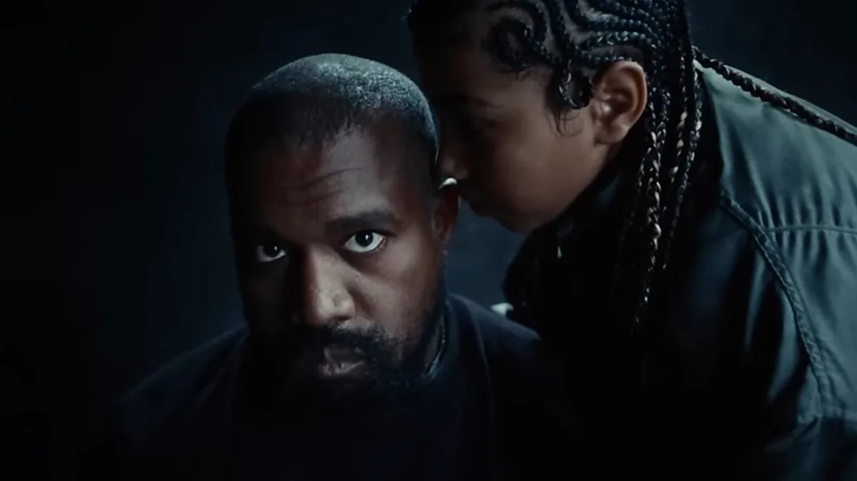 Aos 10 anos, filha de Kanye West estreia como rapper