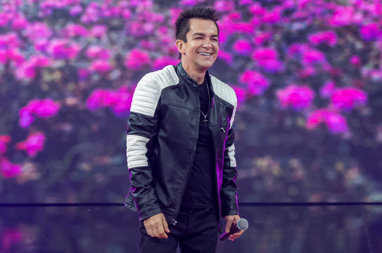 r-gis-danese-entra-em-nova-fase-com-o-single-tu-s-t-o-bom-pra-m