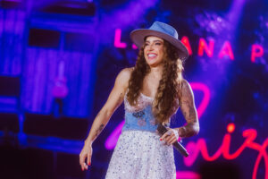 A cantora Lauana Prado