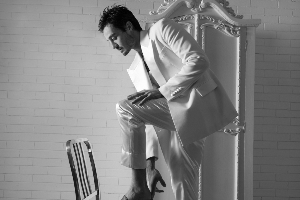 Tiago Iorc anuncia nova turnê, 'Noite dos Namorados'; veja datas 1 Design sem nome 94