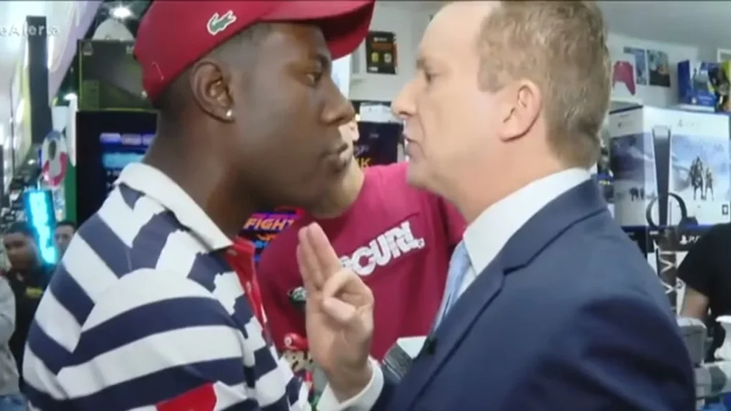 Comerciantes usam músicas da Disney para afastar Celso Russomano de lojas 1 FotoJet 6 5