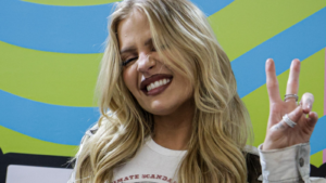 Mascara Billboard 1600 x 9004